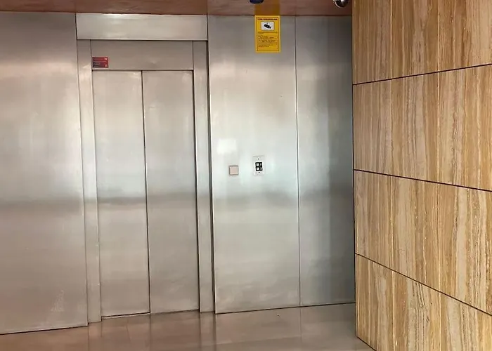 Nuevo-Luminoso Y Moderno. Parking Gratis!!