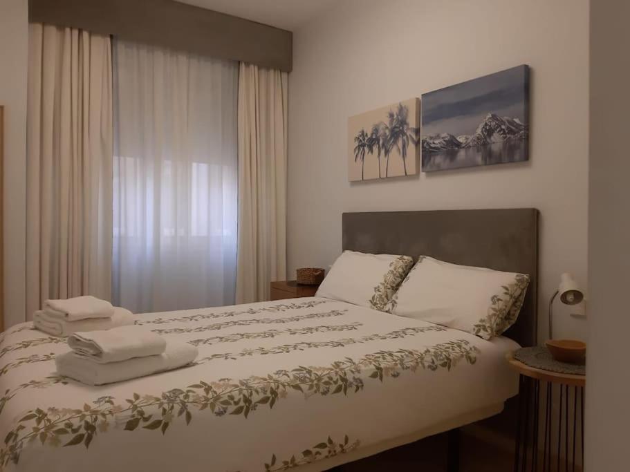 Nuevo-luminoso Y Moderno. Parking Gratis!! Apartment