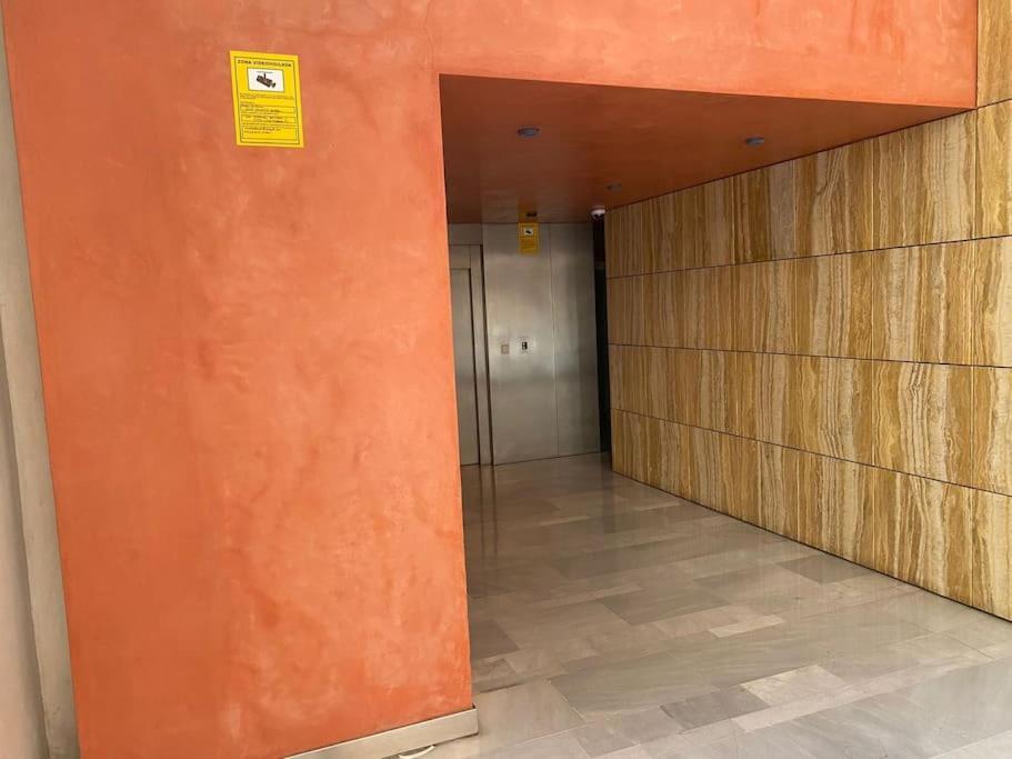 Nuevo-luminoso Y Moderno. Parking Gratis!! Seville