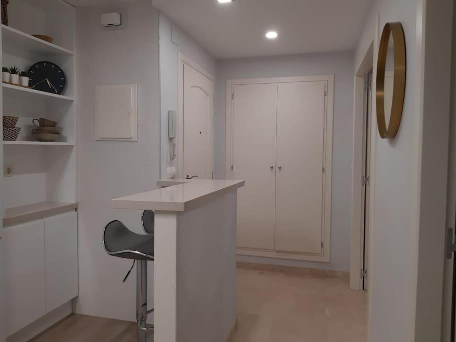 Nuevo-luminoso Y Moderno. Parking Gratis!! Apartment